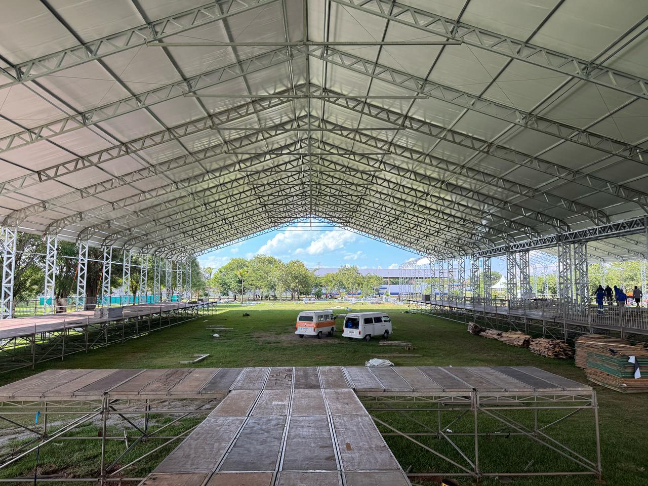 Montagem Mista Externa 3 - Combinação octanorm e madeira externa